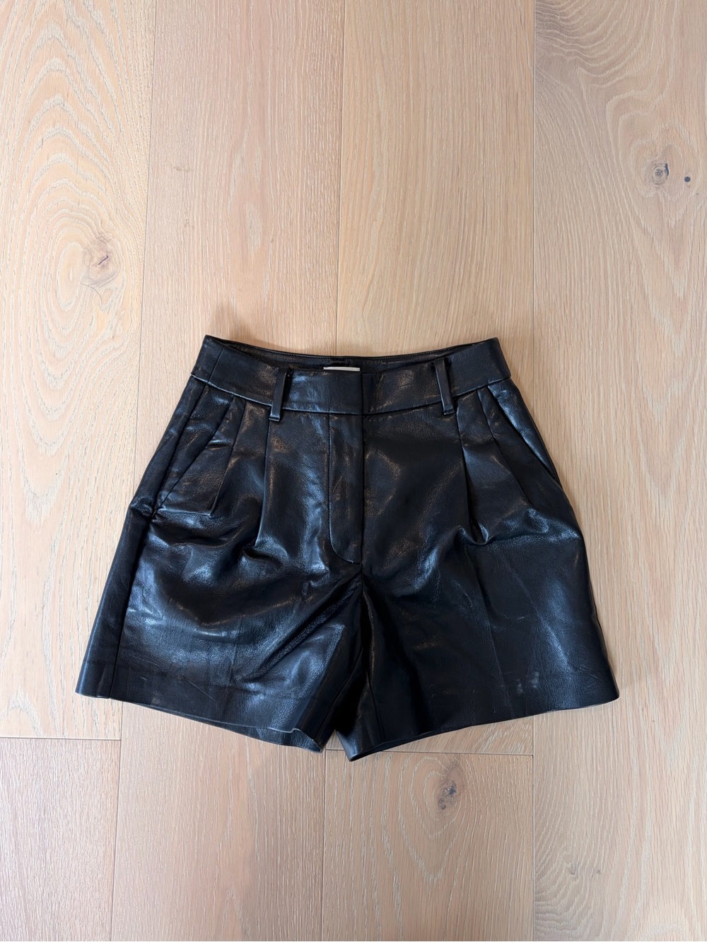 Wilfred by Aritzia Effortless Black Faux Leather Pleated Shorts